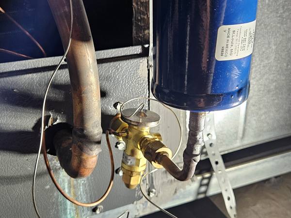 New filter-drier and TXV expansion valve installed at the indoor coil